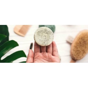 Shampoing solide à base d’ingrédients naturels